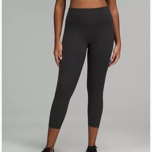 Lululemon- Wunder Train High-Rise Crop 23"